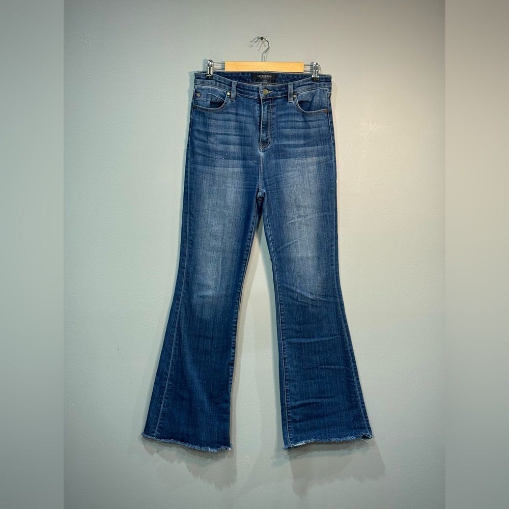 Liverpool Raw Hem Flared Jeans Size 29/8 EUC